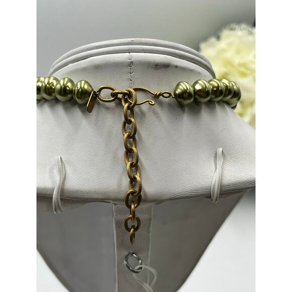 Sarah Cavendar Metalworks Vintage Faux Green Pearl Mesh Pendant Necklace - Picture 5 of 11